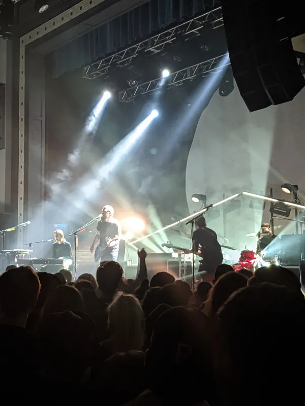 Manchester Orchestra drummer Tim Very dies at 42, leaving questions about the band’s 2026 plans